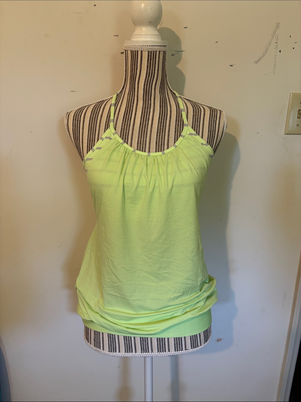 Lululemon no limits tank size 4